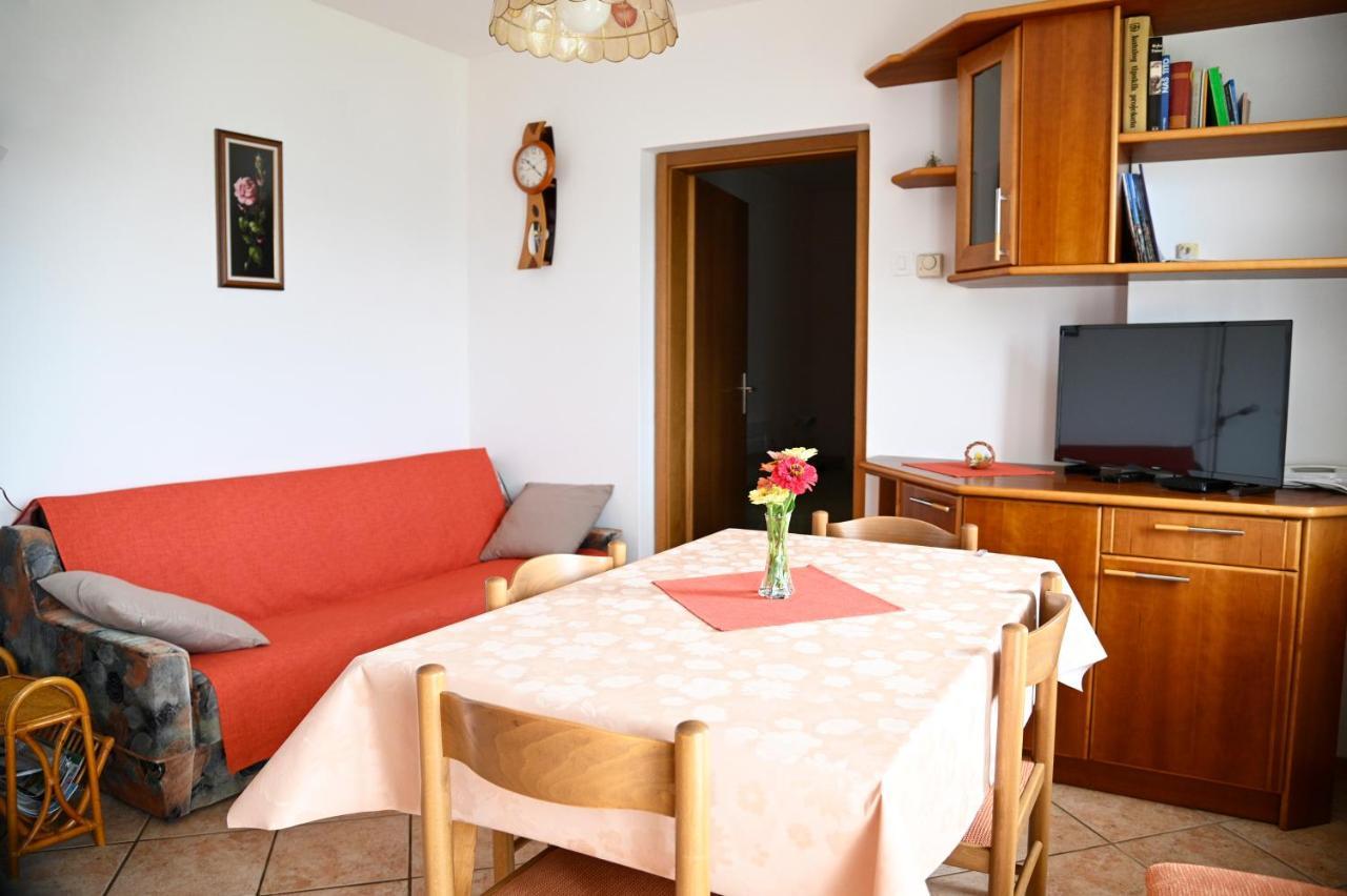 Apartma Cuk Dutovlje ภายนอก รูปภาพ