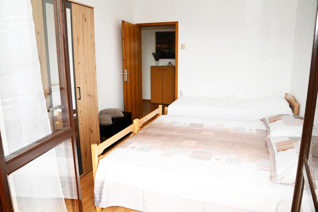 Apartma Cuk Dutovlje ภายนอก รูปภาพ