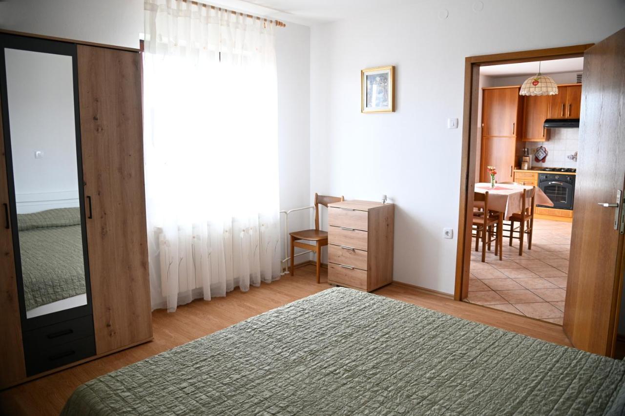 Apartma Cuk Dutovlje ภายนอก รูปภาพ