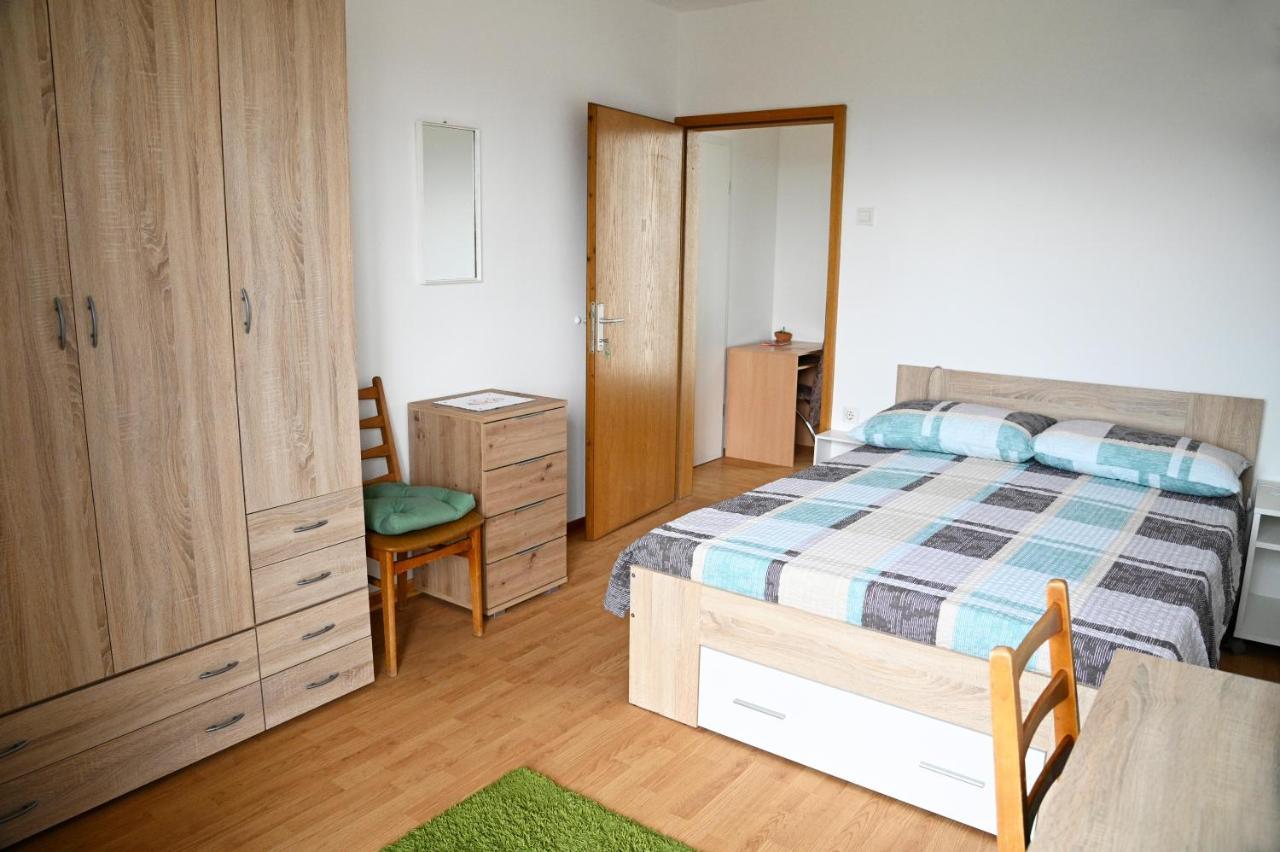 Apartma Cuk Dutovlje ภายนอก รูปภาพ